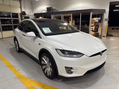 Used 2020 Tesla Model X Long Range image 3