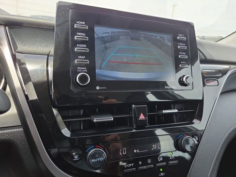 Used 2023 Toyota Camry SE image 19