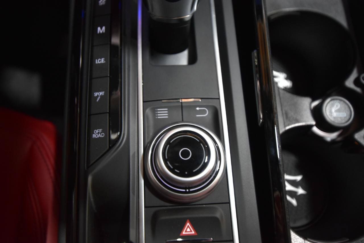 Used 2018 Maserati Levante AWD/4WD image 38