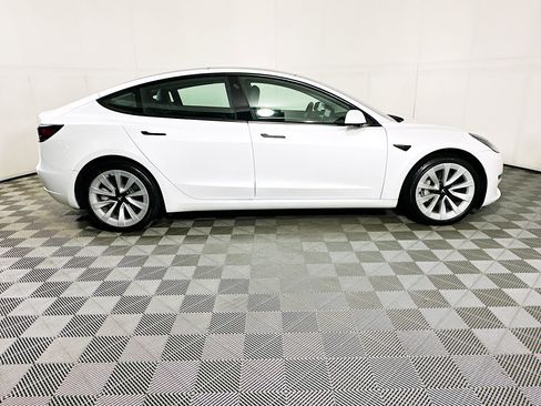 Used 2023 Tesla Model 3 Standard Range RWD image 10