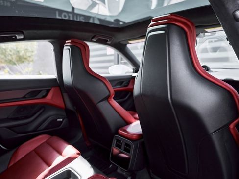 Used 2020 Porsche Taycan Turbo image 40