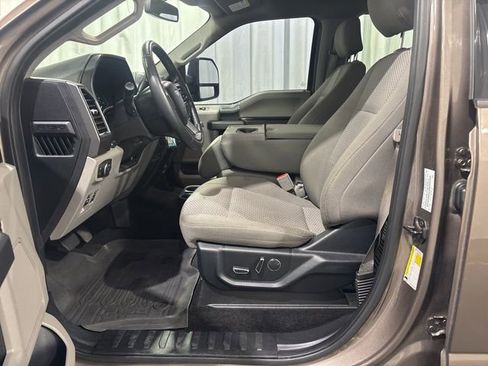 Used 2018 Ford F150 XLT w/ Equipment Group 302A Luxury image 9