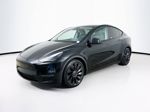 Used 2022 Tesla Model Y Performance AWD/4WD image 3