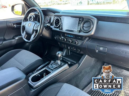 Used 2022 Toyota Tacoma TRD Off-Road AWD/4WD image 13