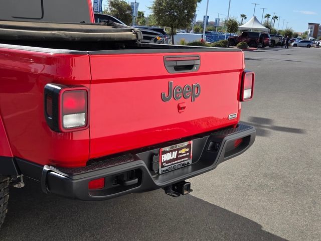 Used 2022 Jeep Gladiator Overland w/ Trailer Tow Package AWD/4WD image 5