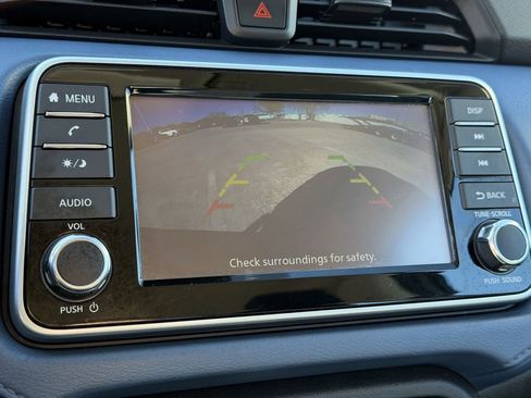 Used 2025 Nissan Versa SV image 18