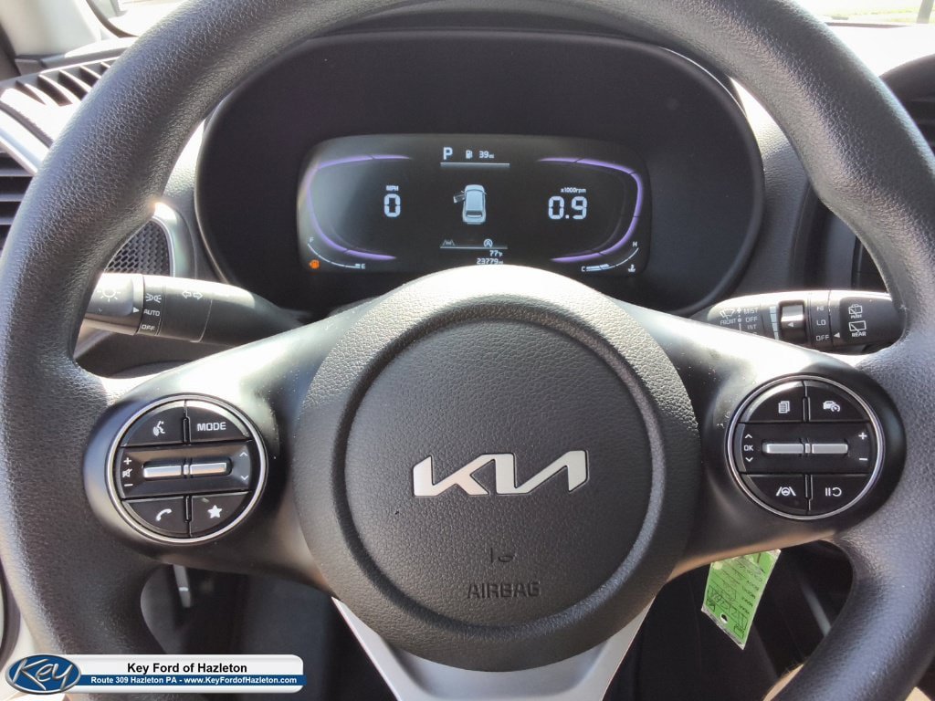 Used 2025 Kia Soul LX FWD image 24