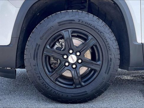 Used 2023 GMC Acadia AT4 w/ Technology Package AWD/4WD image 9