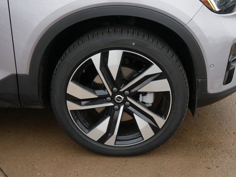 New 2026 Volvo XC40 B5 Ultra w/ Climate Package image 4