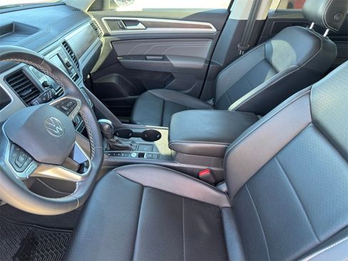 Used 2022 Volkswagen Atlas SE image 11