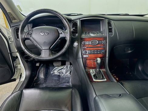 Used 2017 INFINITI QX50 Base w/ Premium Plus Package image 17