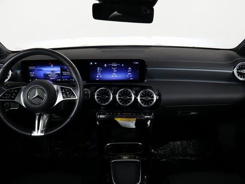 Certified 2025 Mercedes-Benz CLA 250 image 8