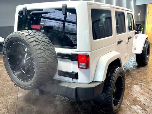 Used 2015 Jeep Wrangler Unlimited Sahara w/ Connectivity Group image 5