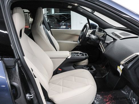 New 2026 BMW iX xDrive60 w/ Premium Package image 18