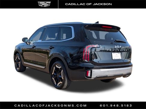 Used 2024 Kia Telluride EX w/ EX Captain's Chair Package image 6