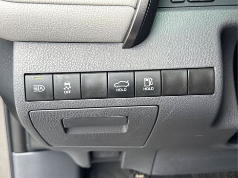 Used 2024 Toyota Camry SE FWD image 18