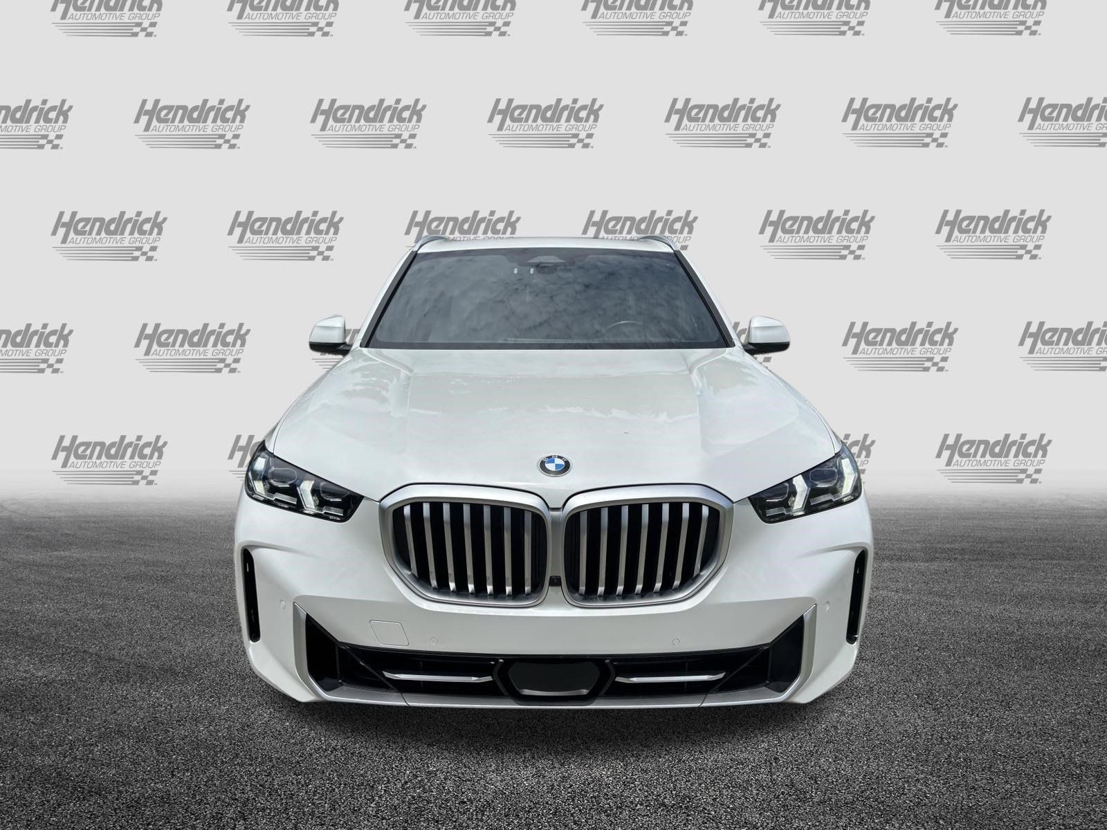 Certified 2024 BMW X5 xDrive40i w/ Premium Package AWD/4WD image 3