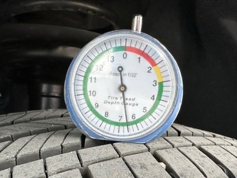 Used 2025 Toyota RAV4 LE image 32