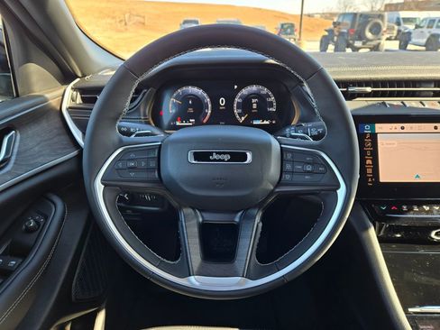 New 2026 Jeep Grand Cherokee Altitude AWD/4WD image 16