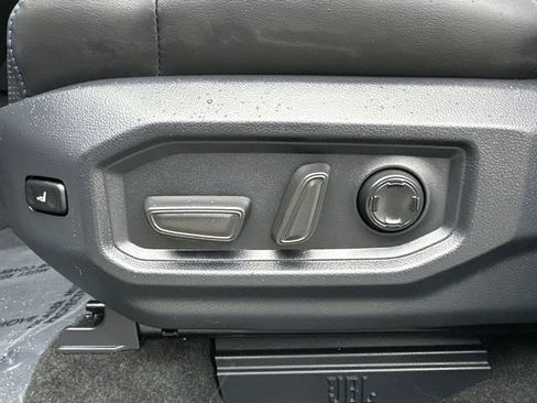 Used 2025 Toyota Tundra Platinum AWD/4WD image 30
