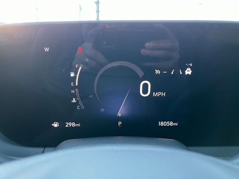 Used 2025 Buick Envista Preferred image 40