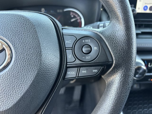 Used 2025 Toyota RAV4 XLE FWD image 28