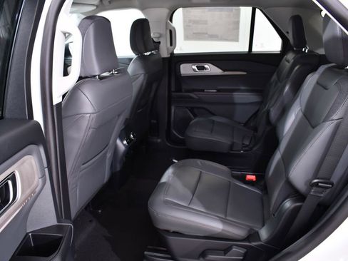 New 2026 Ford Explorer Active w/ Active Comfort Package image 16
