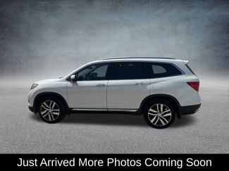 Used 2017 Honda Pilot Touring video 2