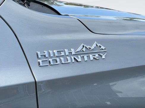Used 2025 Chevrolet Tahoe High Country AWD/4WD image 29