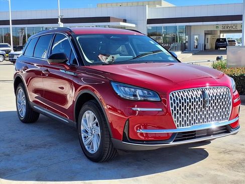 Used 2026 Lincoln Corsair Premiere FWD image 4