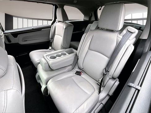 Used 2018 Honda Odyssey Touring image 20