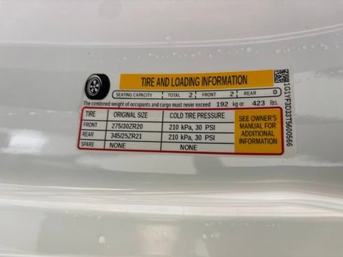 Used 2024 Chevrolet Corvette Stingray Premium Cpe w/ Z51 Performance Package RWD image 17
