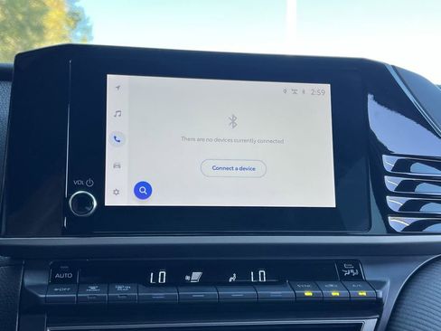 Used 2025 Toyota Camry SE image 28