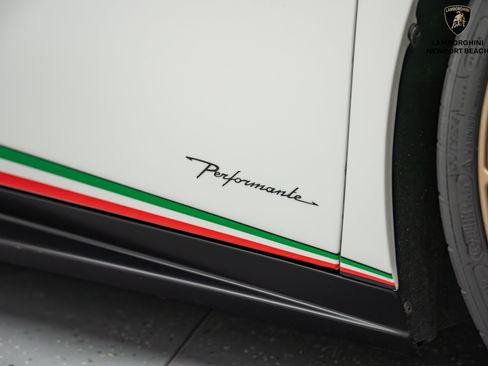 Used 2018 Lamborghini Huracan AWD/4WD image 4