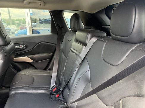 Used 2018 Jeep Cherokee Limited w/ High Altitude Package AWD/4WD image 9