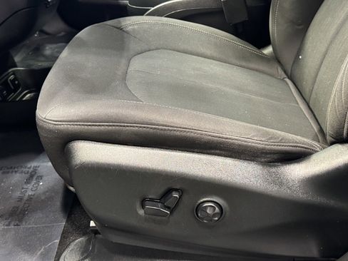 Used 2018 Chrysler Pacifica Touring Plus w/ S Appearance Package image 19