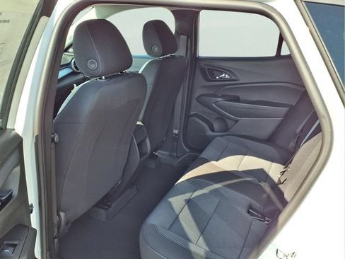 New 2026 Chevrolet Trax LS w/ LS Convenience Package FWD image 17