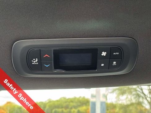 New 2026 Chrysler Pacifica Select image 12