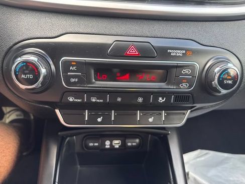 Used 2020 Kia Sorento LX w/ LX I4 Convenience Package AWD/4WD image 19