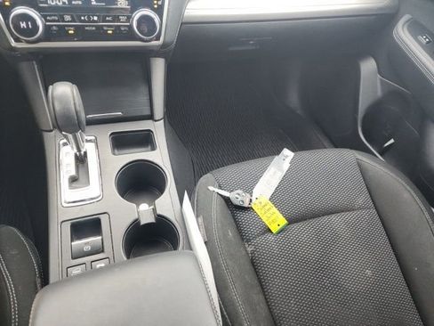 Used 2018 Subaru Outback 2.5i Premium image 20