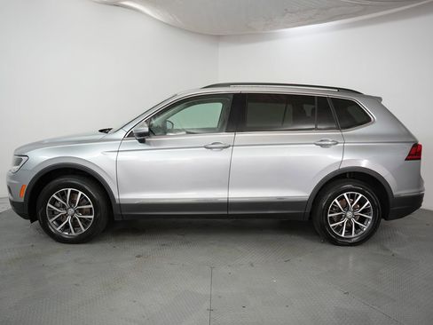 Used 2020 Volkswagen Tiguan SE image 4