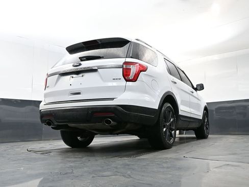 Used 2019 Ford Explorer XLT w/ Equipment Group 202A AWD/4WD image 23