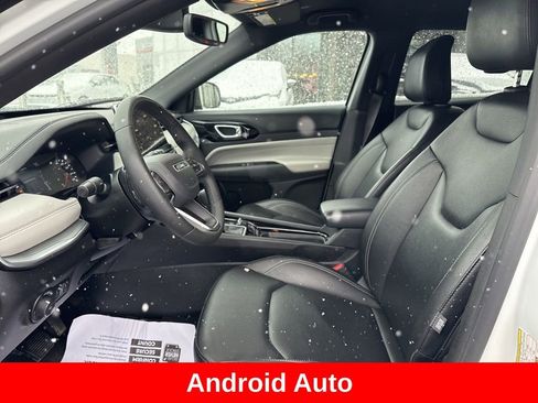 Used 2025 Jeep Compass Limited image 13