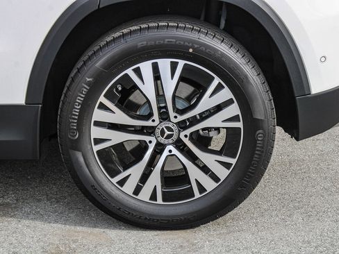 Certified 2025 Mercedes-Benz GLA 250 4MATIC image 11