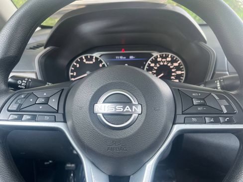 Used 2025 Nissan Altima 2.5 SV FWD image 42