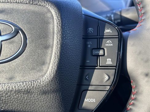 Used 2025 Toyota Prius SE image 23