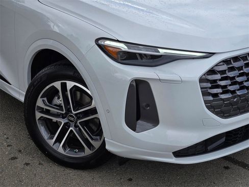 Used 2025 Audi Q5 Premium Plus w/ Premium Plus image 10