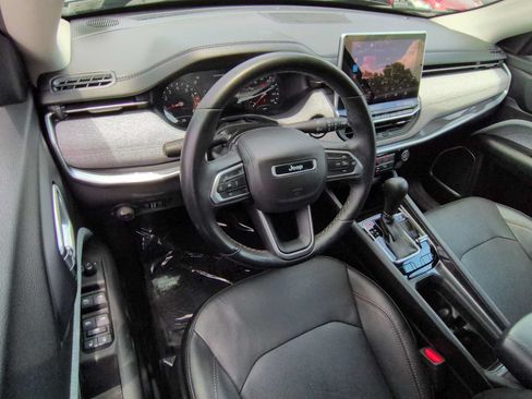 Used 2022 Jeep Compass Latitude AWD/4WD image 10