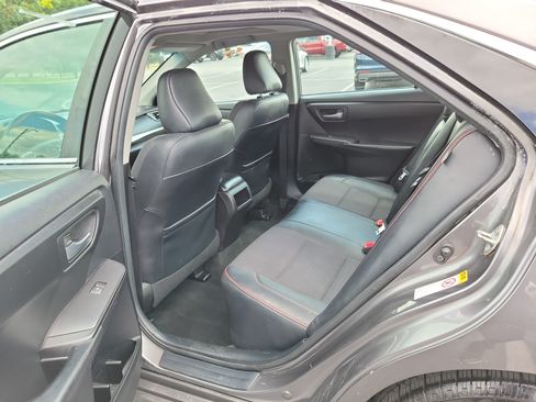 Used 2016 Toyota Camry SE FWD image 13