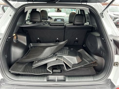 Used 2022 Jeep Cherokee Limited image 19